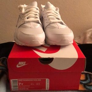 Nike huarache all white